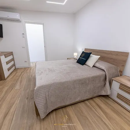 Macarth Deluxe Centro