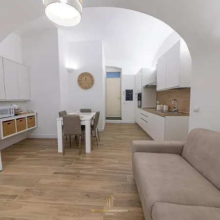 Daire Macarth Deluxe Centro Napoli